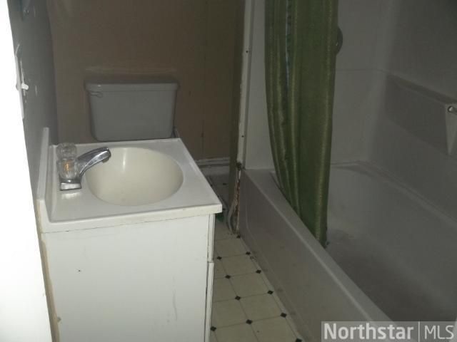 909 Russell Ave N, Minneapolis, MN 55411