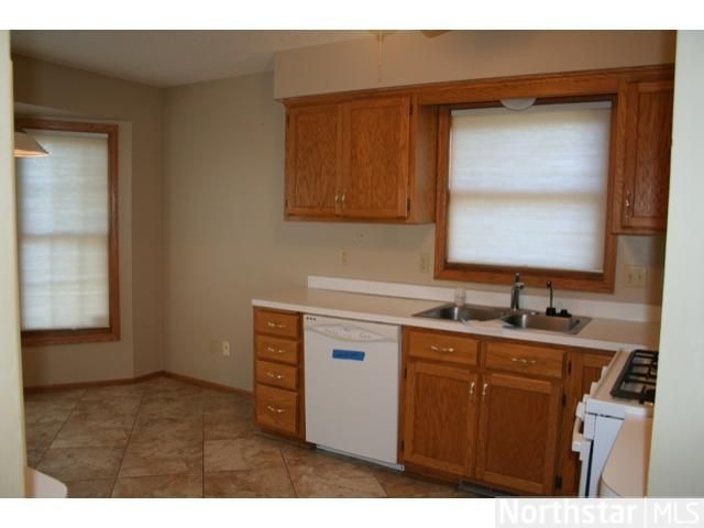 8524 Pineview Ln N, Maple Grove, MN 55369