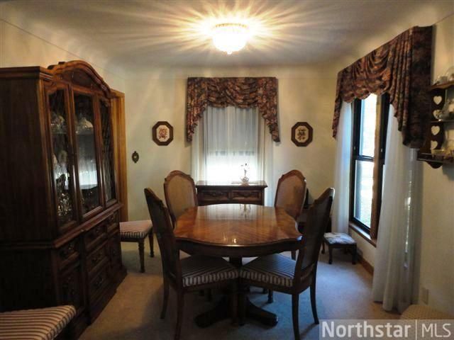 806 Parkview Ave, Saint Paul, MN 55117