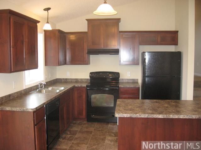 9381 Giffort Ct, Monticello, MN 55362
