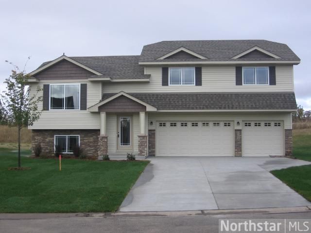 9381 Giffort Ct, Monticello, MN 55362