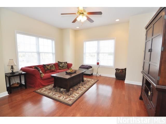 332 St Albans St S, Saint Paul, MN 55104