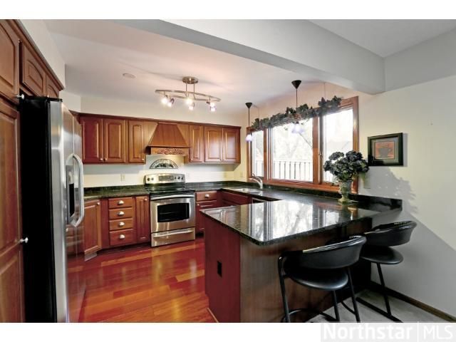10323 Scarborough Rd, Bloomington, MN 55437