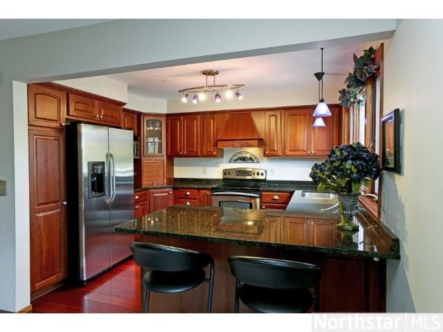 10323 Scarborough Rd, Bloomington, MN 55437