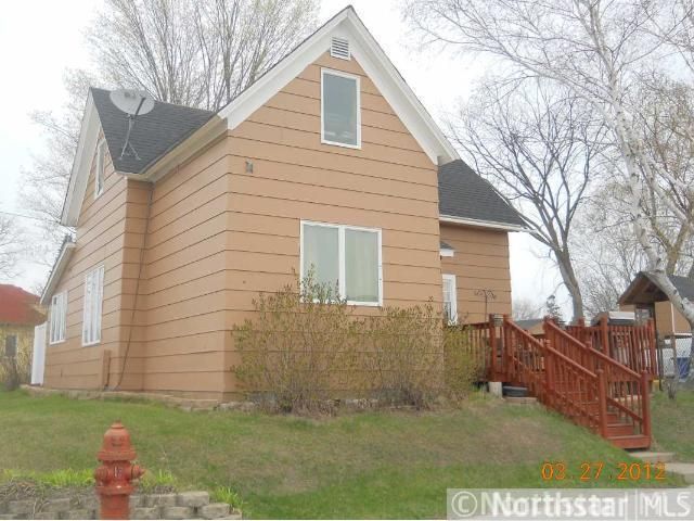 420 2nd St SW, Braham, MN 55006