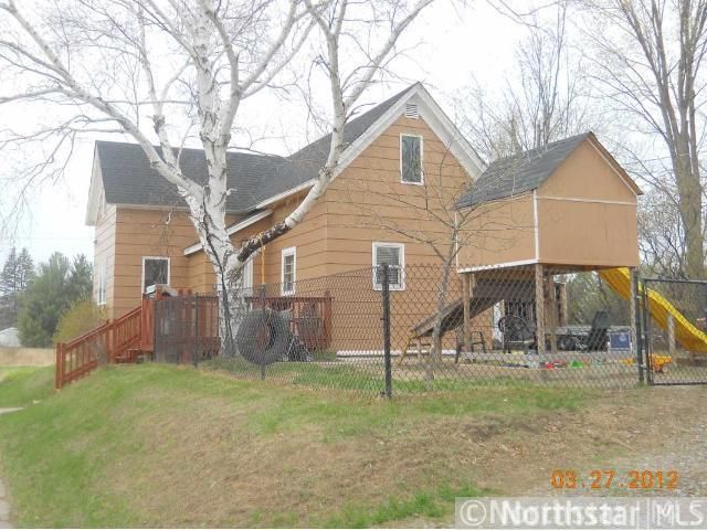 420 2nd St SW, Braham, MN 55006