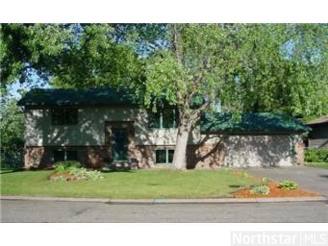2926 8th Ave, Anoka, MN 55303