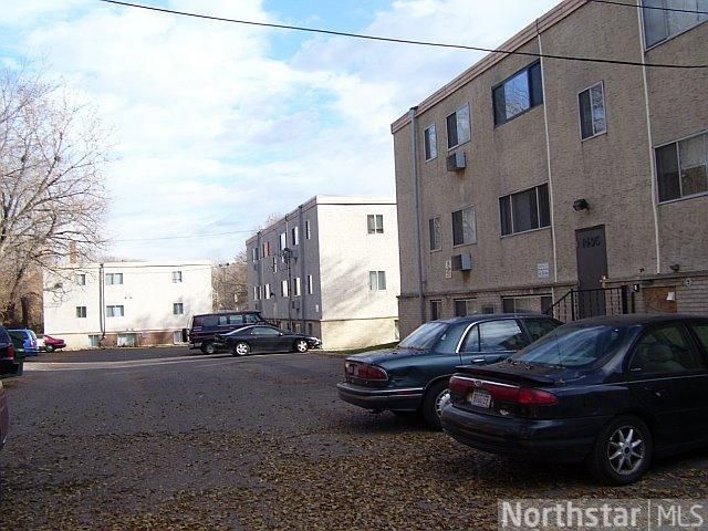1495 Rose Ave E, Saint Paul, MN 55106