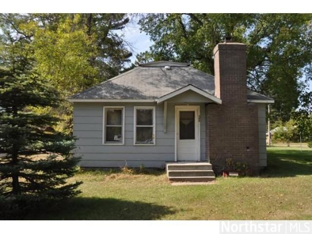 305 3rd St S, Hackensack, MN 56452