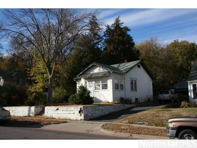 935 Benhill Rd, Saint Paul, MN 55105