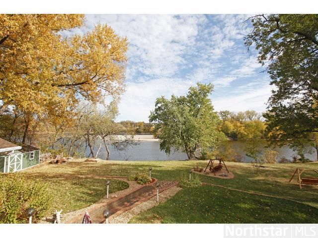 7230 Willow Ln, Brooklyn Center, MN 55430