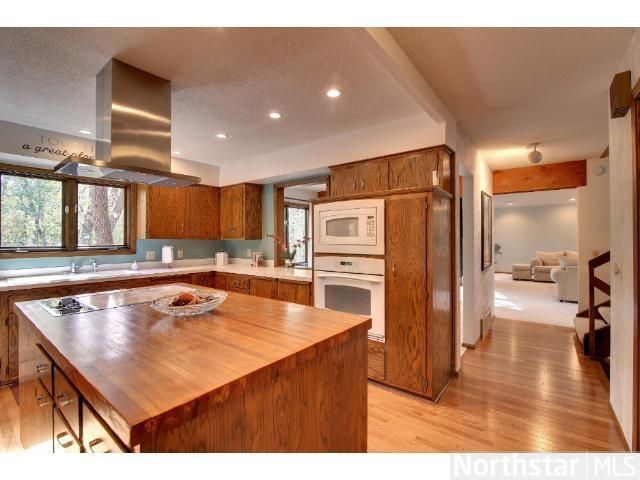 17 Timberglade Rd, Bloomington, MN 55437