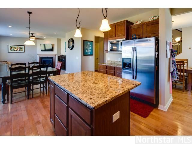 1825 Sugar Maple Ct, Carver, MN 55315