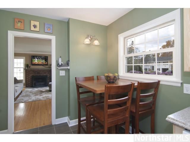 574 Hiawatha Ave, Mendota Heights, MN 55118