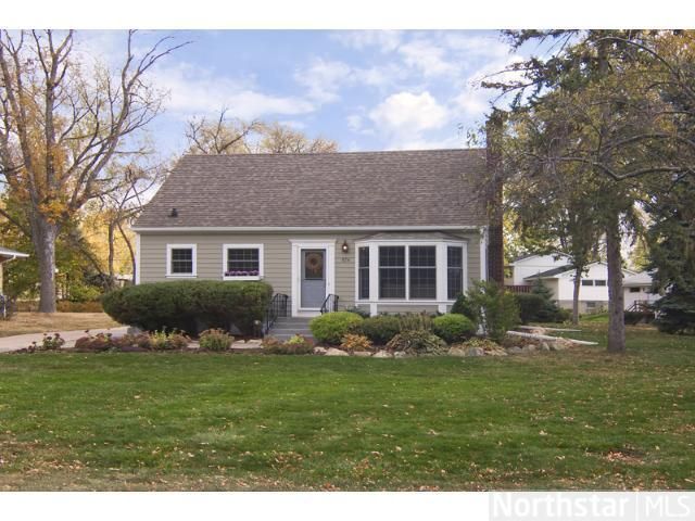 574 Hiawatha Ave, Mendota Heights, MN 55118
