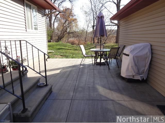 432 Riedell Ct, Red Wing, MN 55066