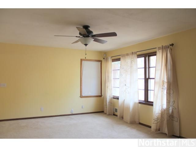 604 Earl St, Saint Paul, MN 55106