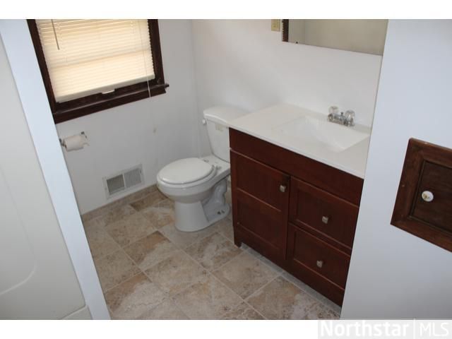604 Earl St, Saint Paul, MN 55106