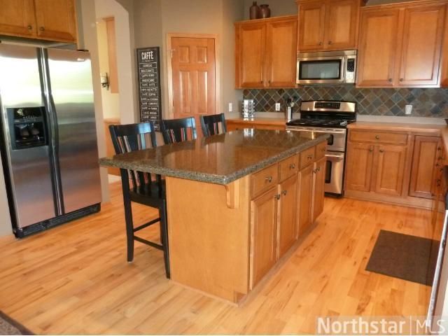 638 Ramsey Cir, Carver, MN 55315