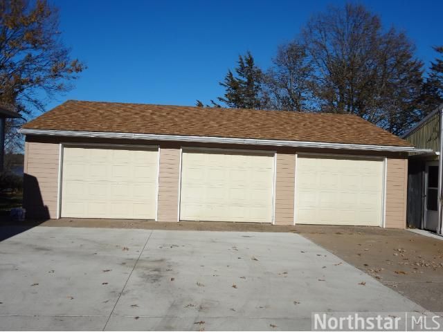 27835 Olinda Trl, Lindstrom, MN 55045