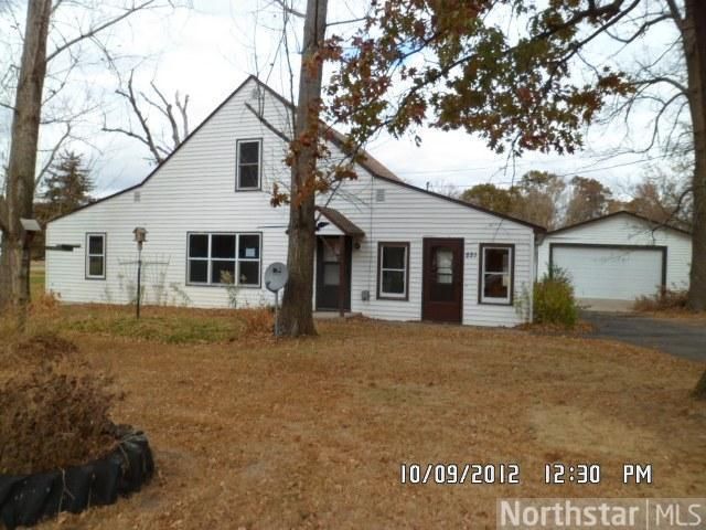 221 Broadway St NW, Bethel, MN 55005