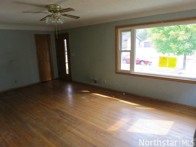 1345 Mcafee St, Saint Paul, MN 55106