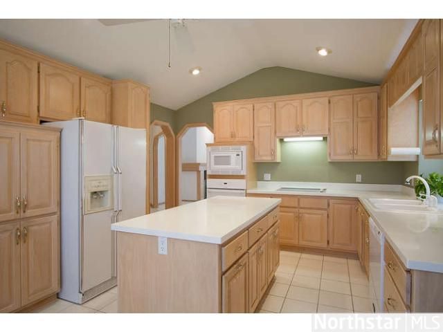 9624 Falcons Way, Eden Prairie, MN 55347