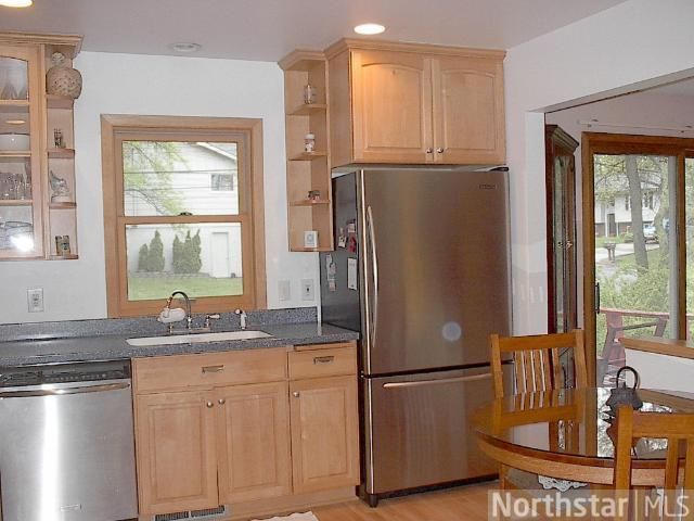 1172 Highview Dr, New Brighton, MN 55112