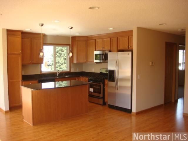 1932 Timber Wolf Trl S, Eagan, MN 55122