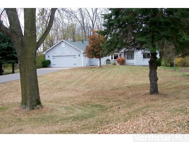 860 84th Ln NW, Coon Rapids, MN 55433