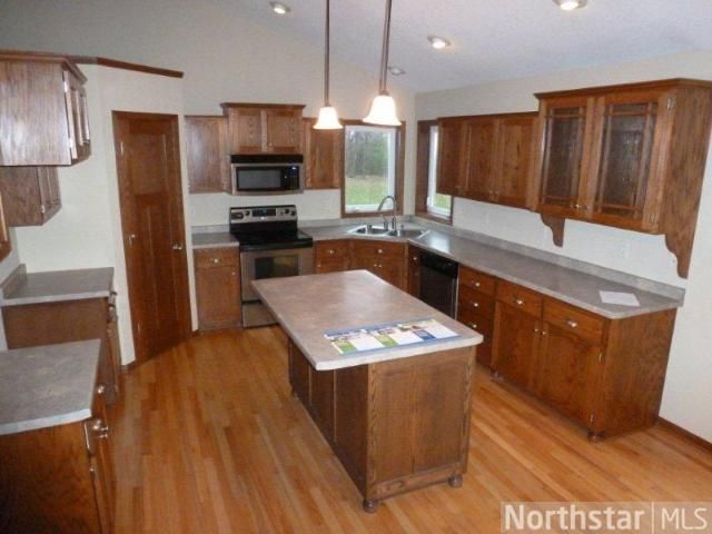 709 Chalupsky Ave SE, New Prague, MN 56071