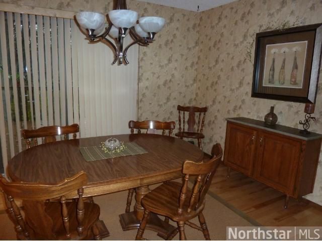 3025 Standridge Pl, Maplewood, MN 55109