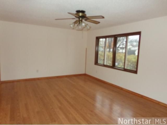 435 57th Pl NE, Fridley, MN 55432