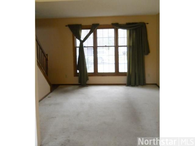 95 Castle Ridge Ct, Chanhassen, MN 55317