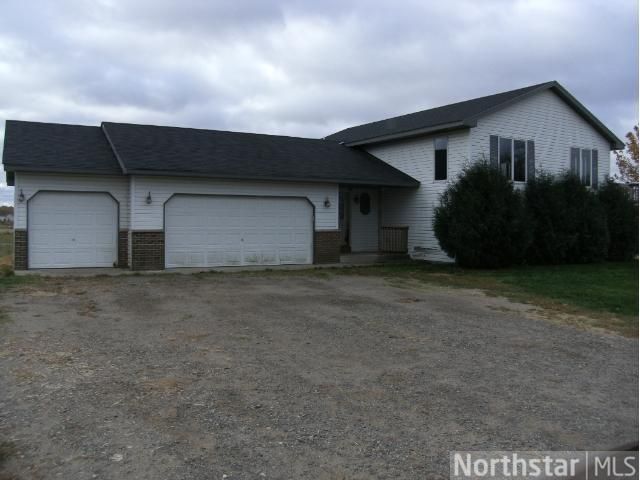 6665 152 St, Milaca, MN 56353