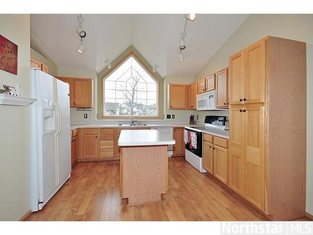 2083 Pheasant Run St, Shakopee, MN 55379