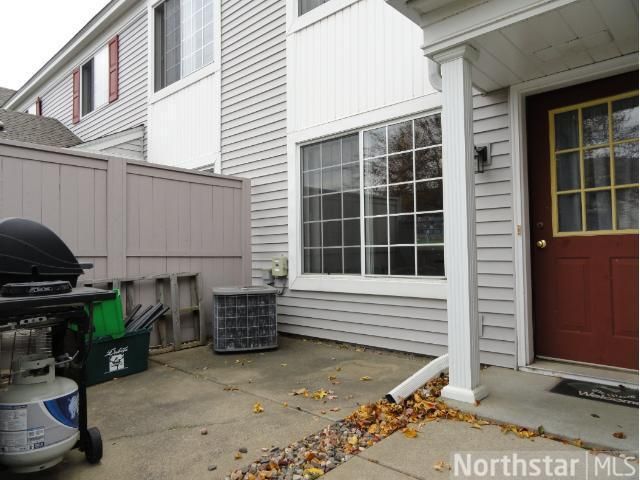 1982 Jan Echo Trl, Eagan, MN 55122