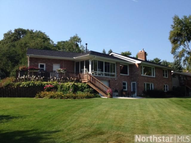 995 8th Ave SE, Forest Lake, MN 55025