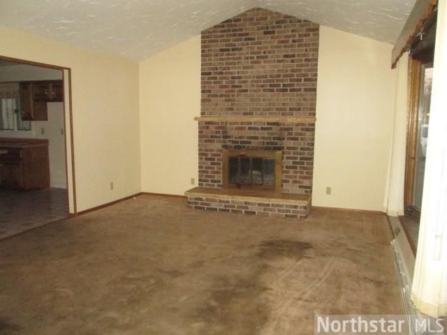 6328 10th St N, Oakdale, MN 55128