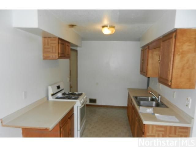494 Wheelock Pw E, Saint Paul, MN 55130