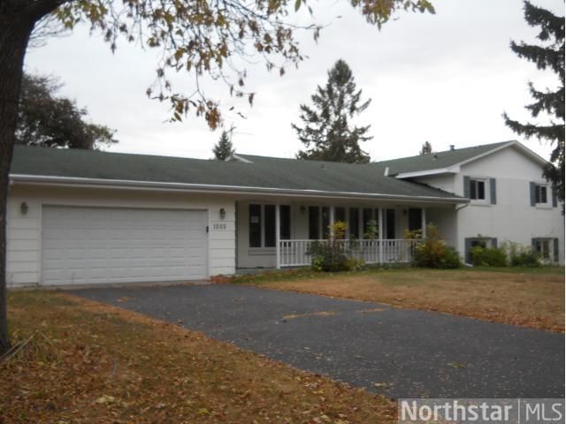 1005 Kaymar Ln, Burnsville, MN 55306