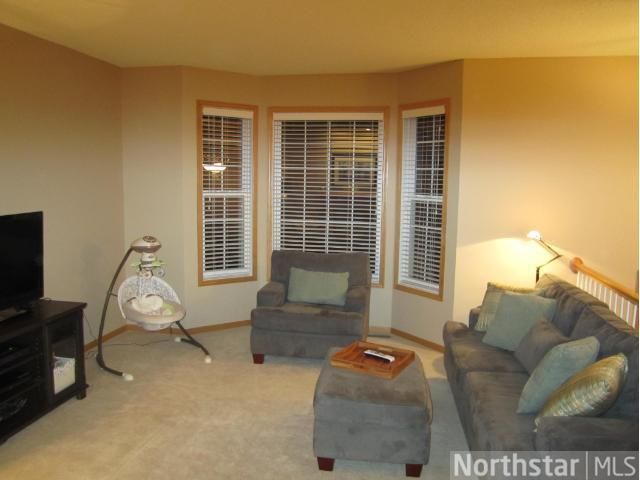 6854 W 158th St W, Apple Valley, MN 55124