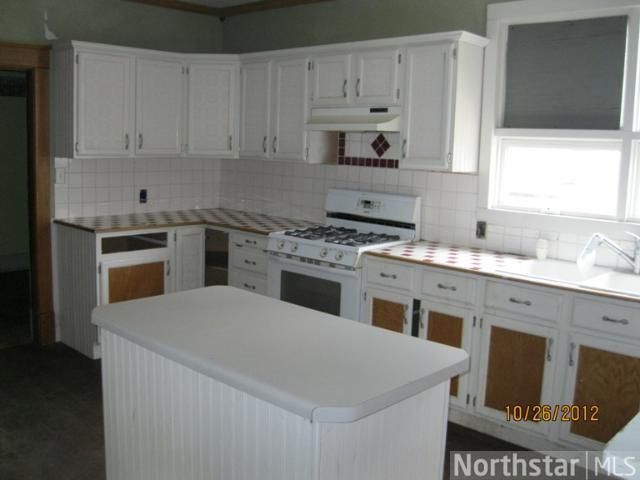 624 7th Ave SE, Waseca, MN 56093