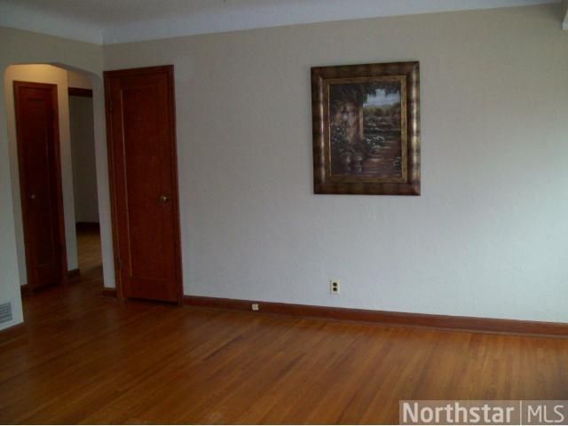 908 6th Ave S, South Saint Paul, MN 55075