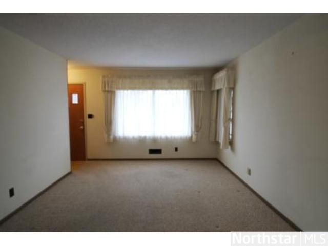 9125 2nd Ave S, Bloomington, MN 55420