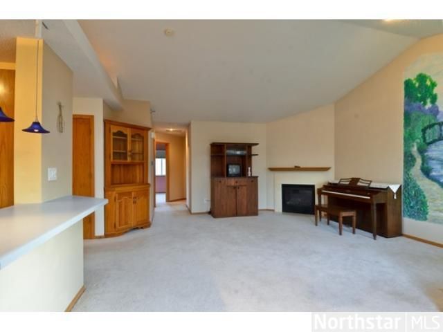 11247 Oregon Cir, Bloomington, MN 55438
