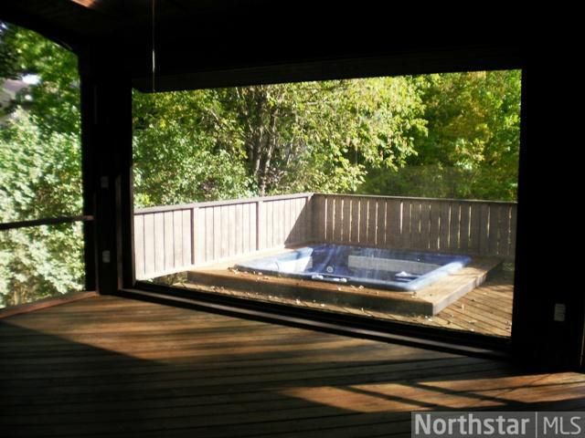1050 County Road C2 W, Roseville, MN 55113