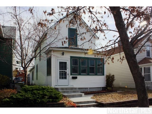 1114 Woodbridge St, Saint Paul, MN 55117