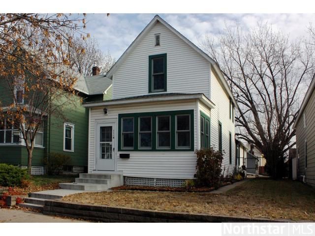 1114 Woodbridge St, Saint Paul, MN 55117
