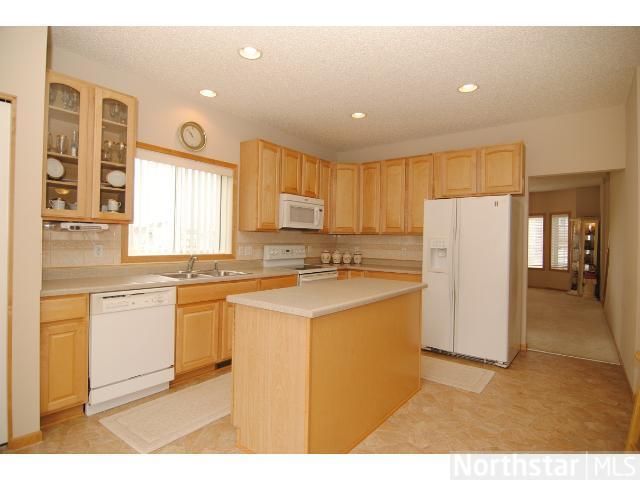 1942 Wilhelm Ct, Shakopee, MN 55379